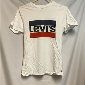 White Levi’s shirt